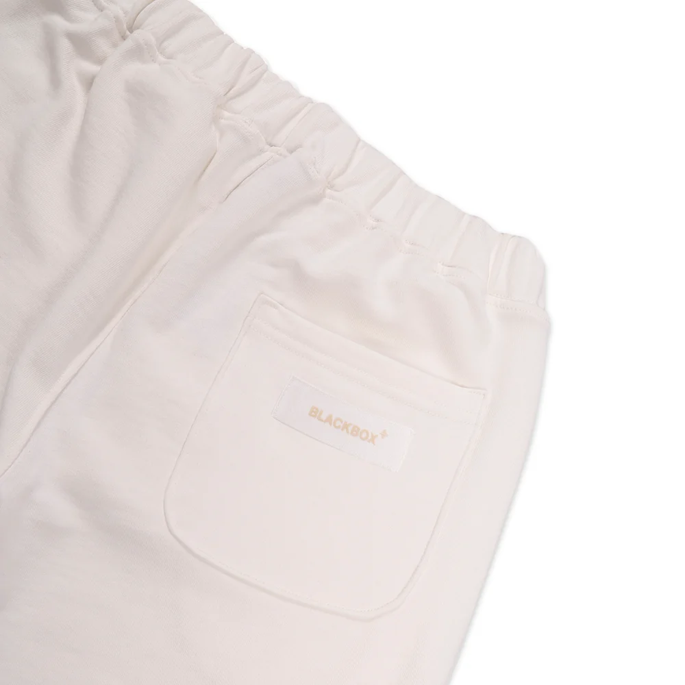 Basic, Not Simple. Short White - Image 3
