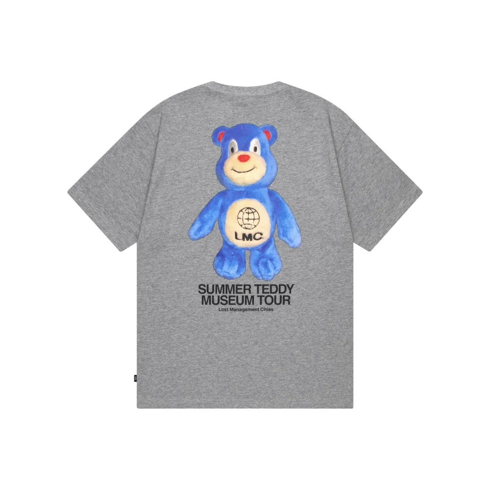 Su  er Teddy  useu  Tour Tee